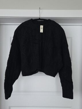 NWT Aerie Black Fuzzy Cable-Knit Cropped Sweater - Size M